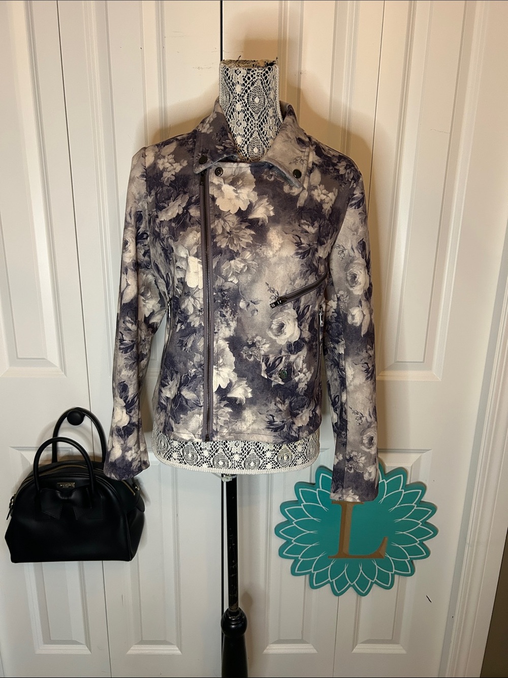 Solitaire Floral Asymmetric Zip Gray/Cream soft faux suede moto jacket size M